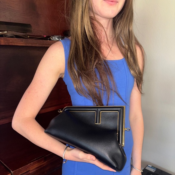 Fendi black leather lambskin clutch with strap - Picture 12 of 12